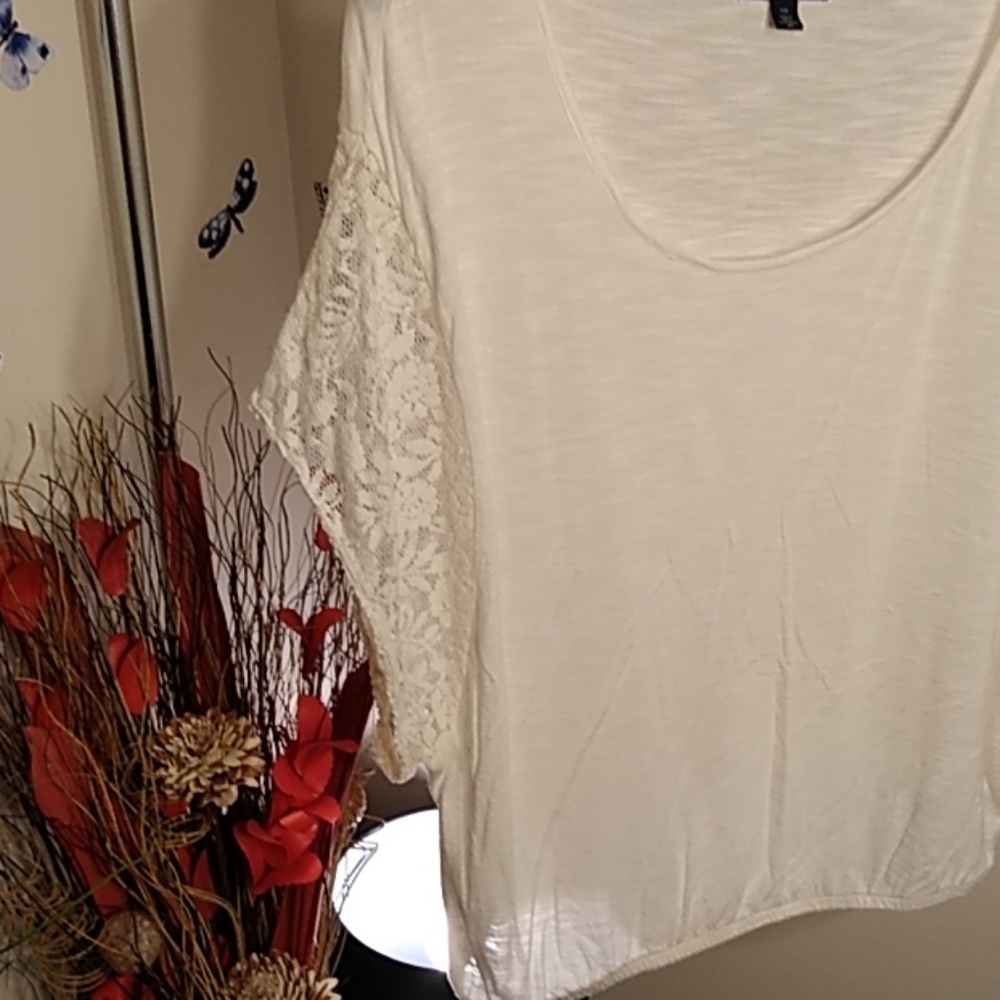 Women's American Eagle Outfitters Shirt - Picture 3 of 4